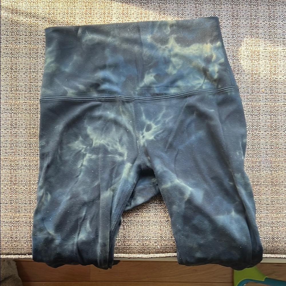 Tie-Dye Lululemon align 25” size 4
